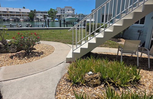 Island Estate Condo | Clearwater Beach/Island Estates/Waterfront 2 Bed 1.5 Bath