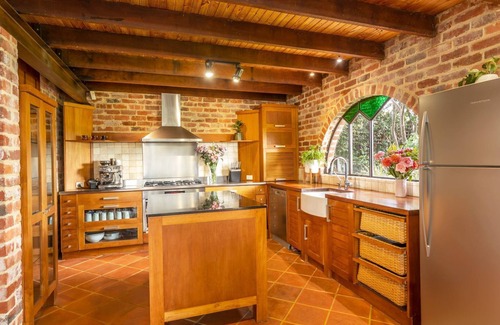 Palmyra Cottage | Cleopatras Enchanted Sanctuary