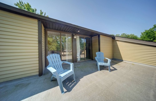 Richmond Heights Condo | Cleveland Area Retreat Near Lake Erie