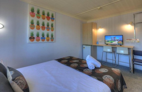 Cleveland Hotel | Cleveland Bay Air Motel