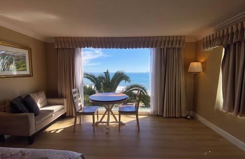Mussel Shoals Hotel | Cliff House Inn On The Ocean