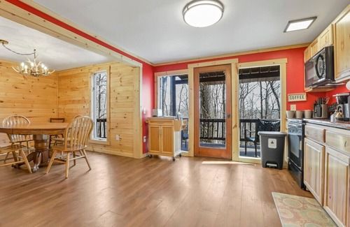Rockbridge Cabin | Cliff's Edge (Hocking Hills Area)