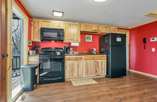 Rockbridge Cabin | Cliff's Edge (Hocking Hills Area)