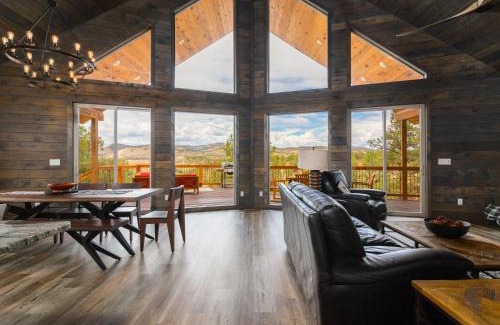 Orderville House | Cliff's Edge. New Build, Breathtaking Views, Luxury Stay Near Zion