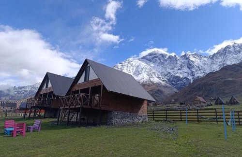 Stepantsminda Ski Chalet | Cliffside cottage Kazbegi