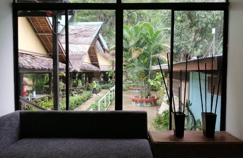 Barangay Buena Suerte House | Cliffside Cottages