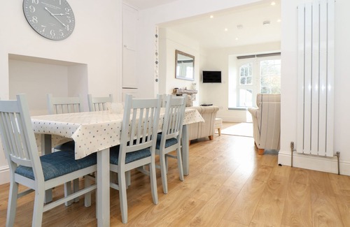 Trebarwith Strand Cottage | CLIFFSIDE, family friendly, with open fire in Trebarwith Strand