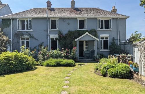 Cowes House | Cliffside