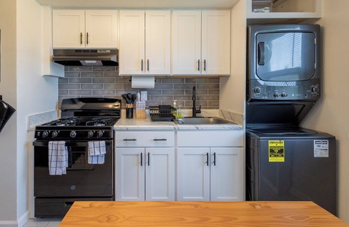 Clifton Apartment | Clifton 1 Bed, Laundry In-Unit, Pet-Friendly, Fios