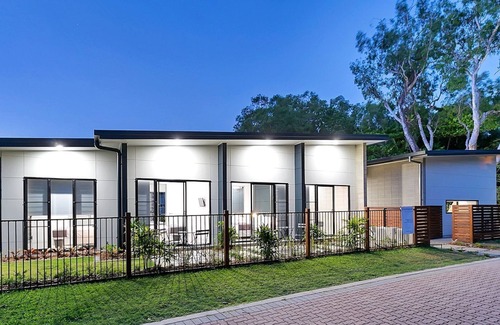 Clifton Beach House | Clifton Beach Holiday House 4/23-33 Upolu Esplanade, Clifton Beach QLD 4879