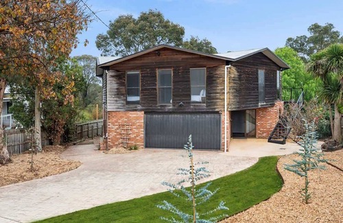 Clifton Springs House | Clifton Retreat large family home new renovation