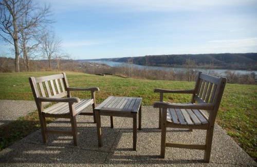 Madison Hotel | Clifty Inn