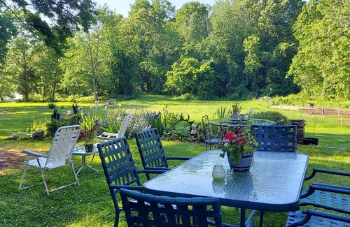 Clinton Cottage | Clinton's Hidden Secret Renovated 2-bedroom Stonehouse with WiFi, AC and more