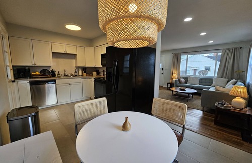 Sharon Heights House | Clintonville Charmer - Family Friendly Arcades & Selfie Wall