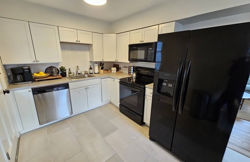 Sharon Heights House | Clintonville Charmer - Family Friendly Arcades & Selfie Wall