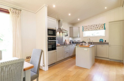 Barnsdale Cottage | CLIPSHAM, pet friendly, with open fire in Exton, Rutland