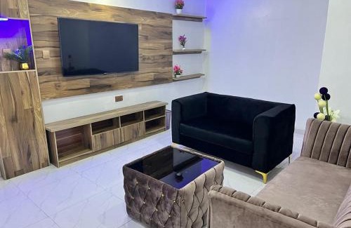 Ekrokpe Hotel | Clique Court Hotel & Suite