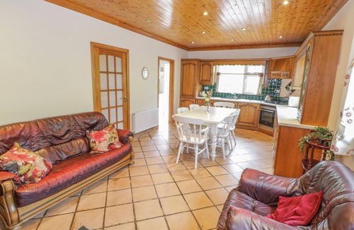 Collooney House | CLODAGH'S COTTAGE, family friendly in Collooney, County Sligo