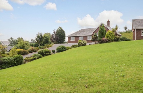 Collooney House | CLODAGH'S COTTAGE, family friendly in Collooney, County Sligo