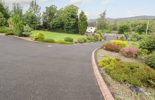 Collooney House | CLODAGH'S COTTAGE, family friendly in Collooney, County Sligo