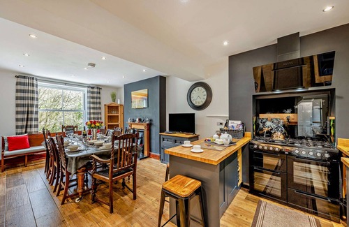 Bontddu House | Clogau Retreat - Five Bedroom House, Sleeps 10