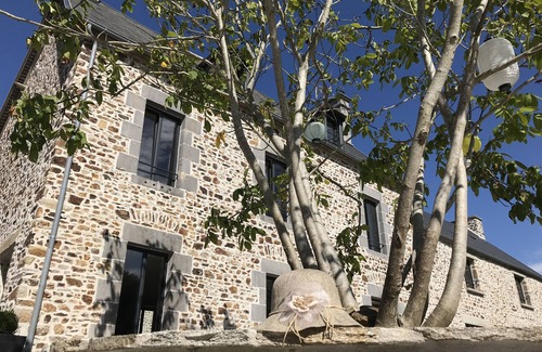 Ouville House | Clos L'Abbé | Prestige Residence 5 * | Between Mt St Michel & landing beaches