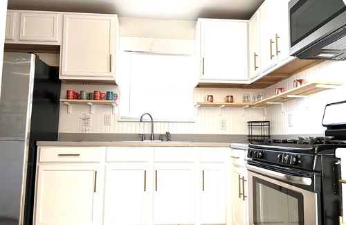 Houston Heights House | Close 19th Street Restaurants Shopping & Bars Galleria Downtown Medical Center