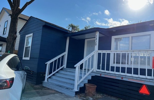 Houston Heights House | Close 19th Street Restaurants Shopping & Bars Galleria Downtown Medical Center