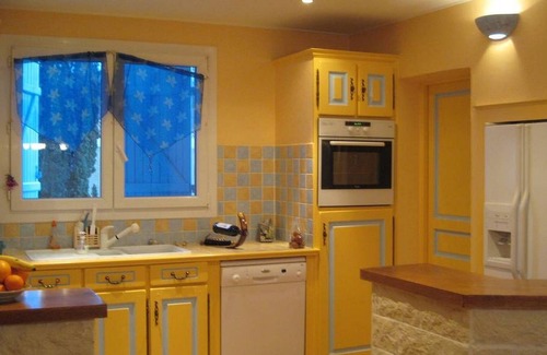 Bedarrides Apartment | Close Avignon, Pretty house with swimming pool
