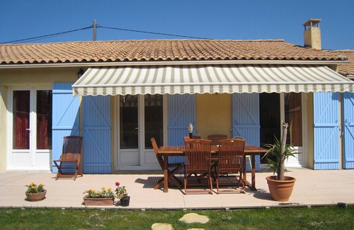 Bedarrides Apartment | Close Avignon, Pretty house with swimming pool