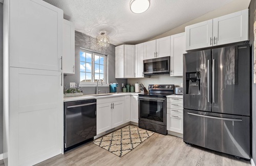 Rapid City House | Close to Airport! Newly updated home! Great neighborhood!