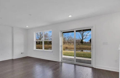 Tinton Falls House | Close to Beach 4 bedroom family home