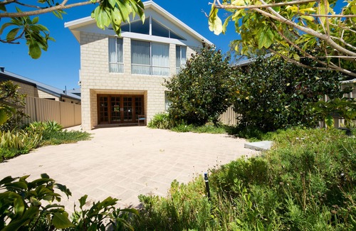 West Busselton House | Close to beach and town in a quiet location.