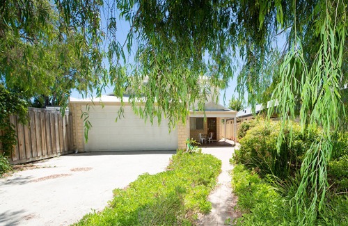 West Busselton House | Close to beach and town in a quiet location.