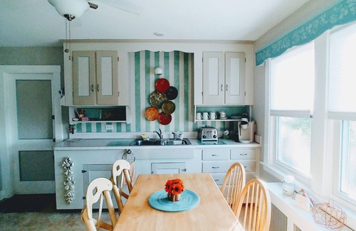 Newport East Apartment | Close to Beaches and All Newport Activities. Pet Friendly! Updated pictures.