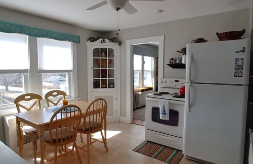 Newport East Apartment | Close to Beaches and All Newport Activities. Pet Friendly! Updated pictures.