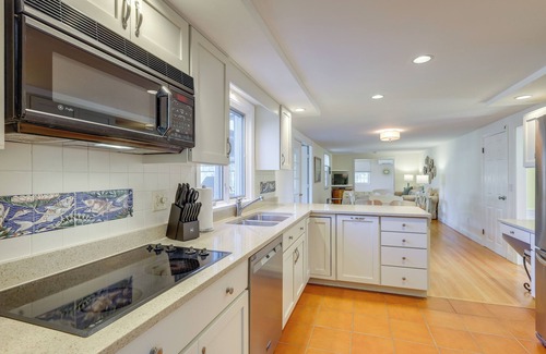 East Orleans House | Close to Beaches: Gem w/Yard & Sunroom in Orleans