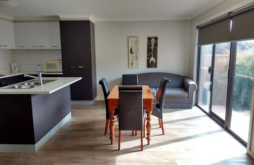 North Bendigo House | Close to Bendigo Health Accessible Peaceful