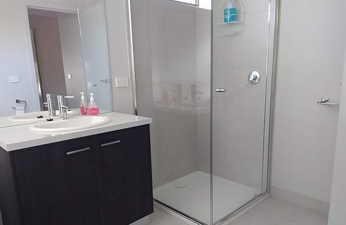 North Bendigo House | Close to Bendigo Health Accessible Peaceful