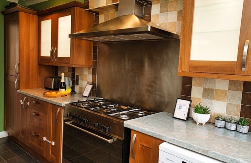 Milton Keynes House | Close to city centre home