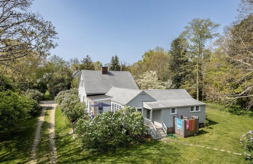 Tisbury House | Close to Downtown and the Ocean
