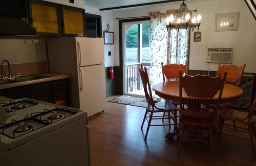 Silver Lake Cottage | Close to dunes entrance, arcades, mini golf, go karts, restuarants and shopping