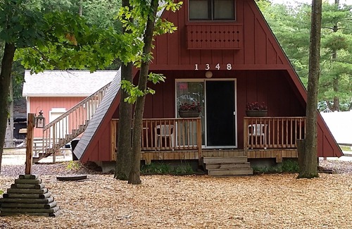 Silver Lake Cottage | Close to dunes entrance, arcades, mini golf, go karts, restuarants and shopping