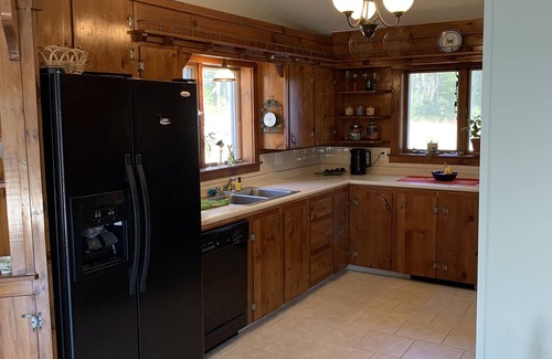 Spruce Head House | Close to everything and away from it all.