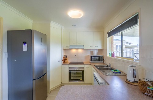 Point Vernon House | Close to Hospital. WiFi, DogsOk