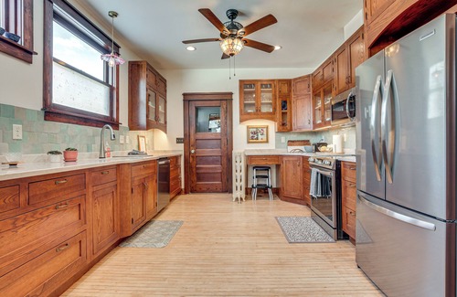 Washburn House | Close to Lake Superior: Walkable Washburn Charmer!