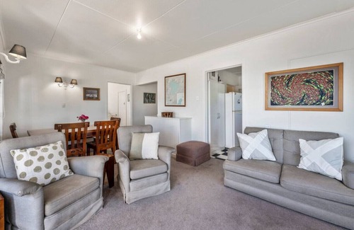 Rainbow Point House | Close to Lake with Wi-Fi