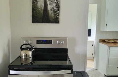 Port Orford Apartment | Close to local beaches, beachcombers welcome!