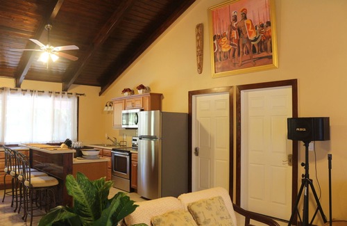 Keaau House | Close to ocean - 1750 sq ft Home with 4 Bedrooms, 4 Baths