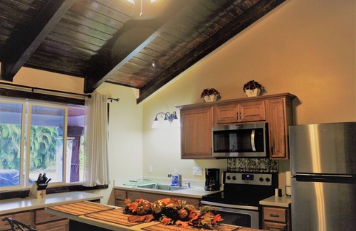 Keaau House | Close to ocean - 1750 sq ft Home with 4 Bedrooms, 4 Baths